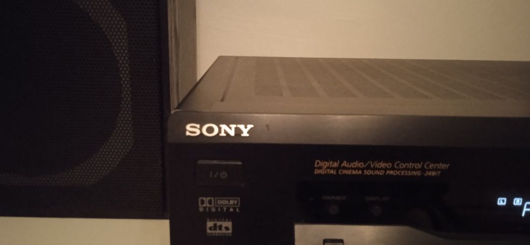 Amplituner firmy Sony