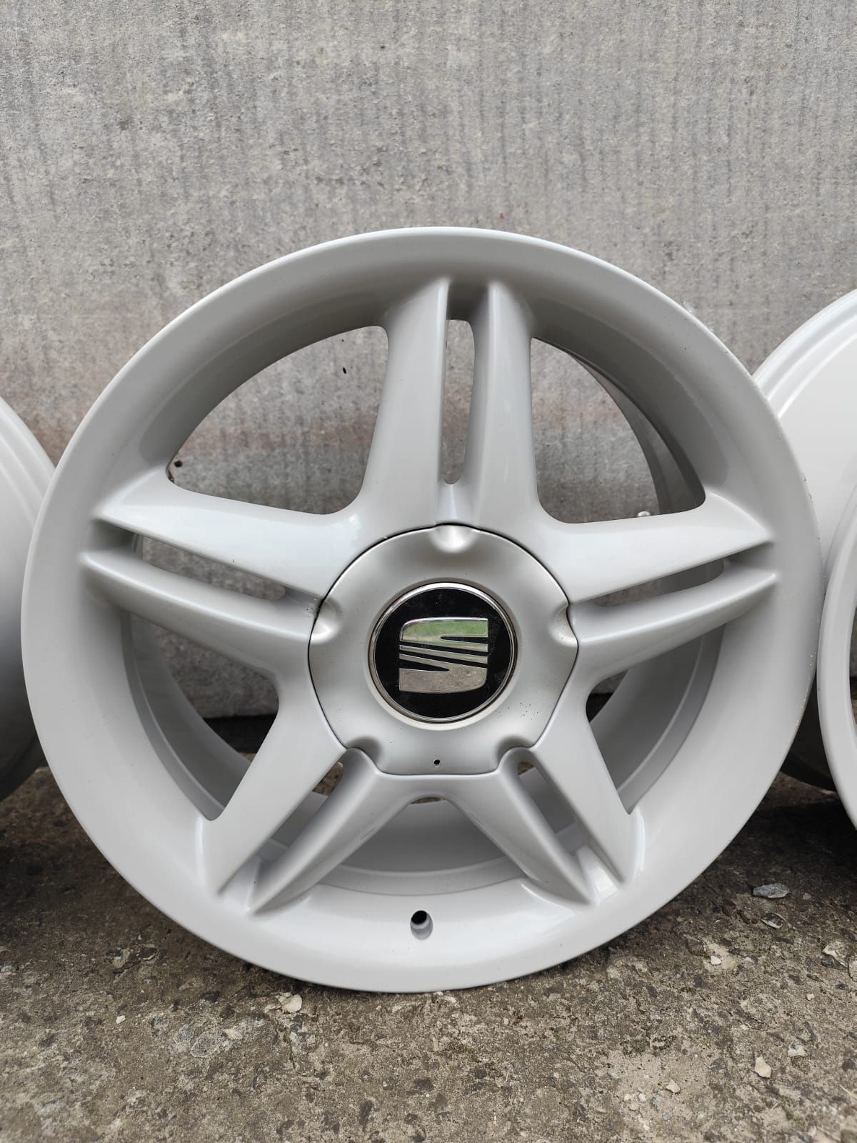 Продам титани R17 (5*100)