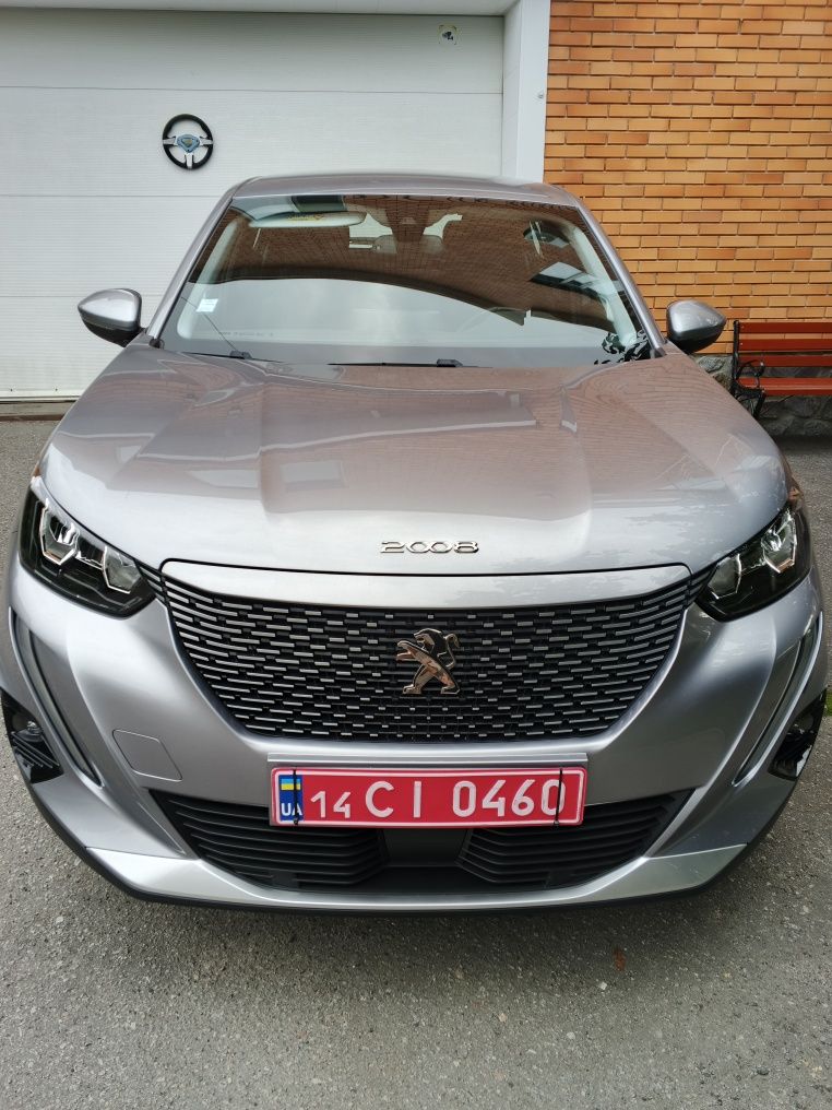 Peugeot e 2008         .
