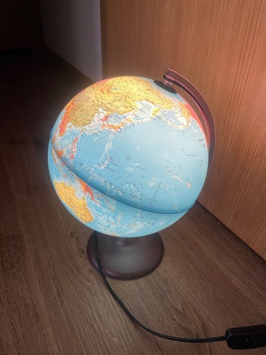 Candeeiro em forma de globo