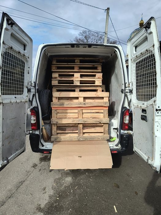 Вантажні перевезення бусом Рено Мастер