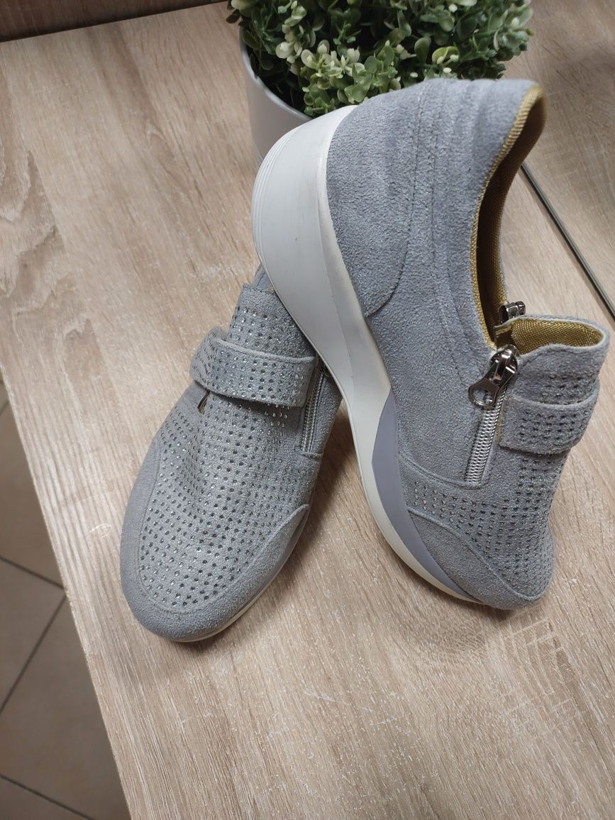 Nowe damskie buty