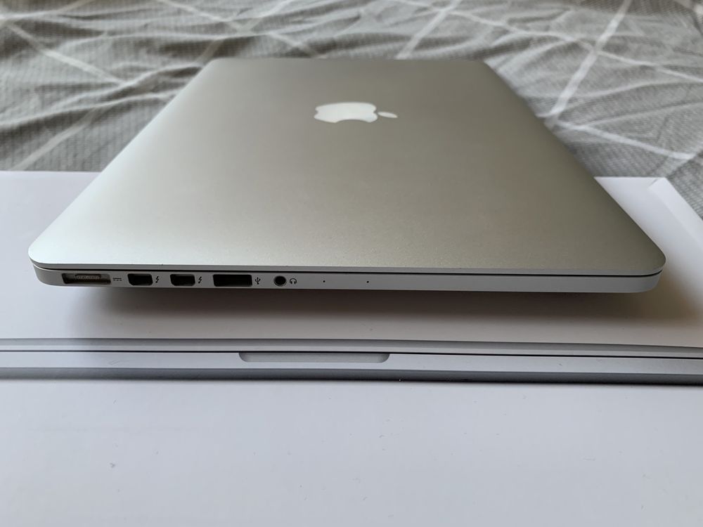 Apple MacBook Pro 13" with Retina display 2015