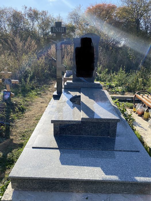 Памятники за гарною ціною