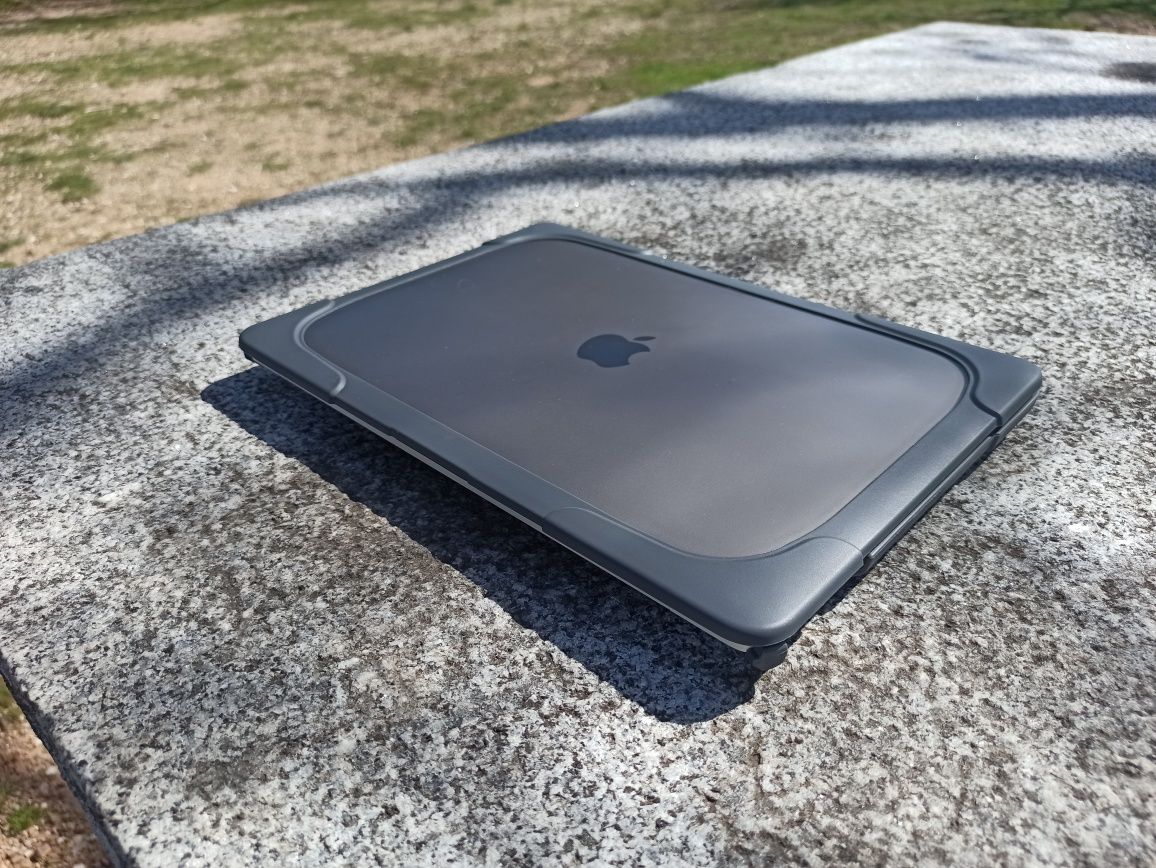 Laptop MacBook Pro 13" M2 z ubezpieczeniem