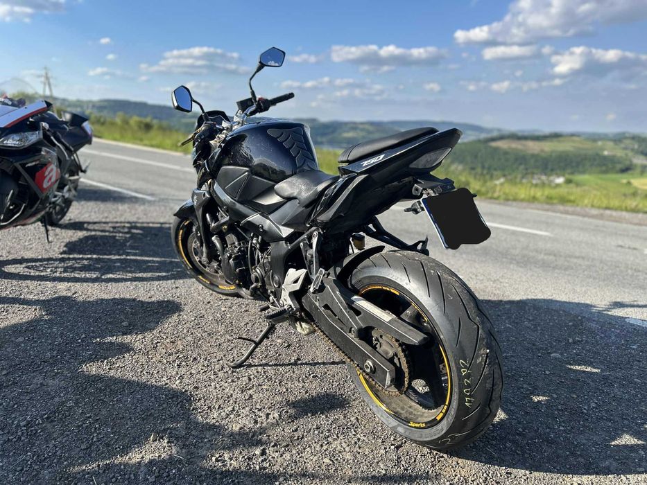 Suzuki GSR 750 Kat. A2