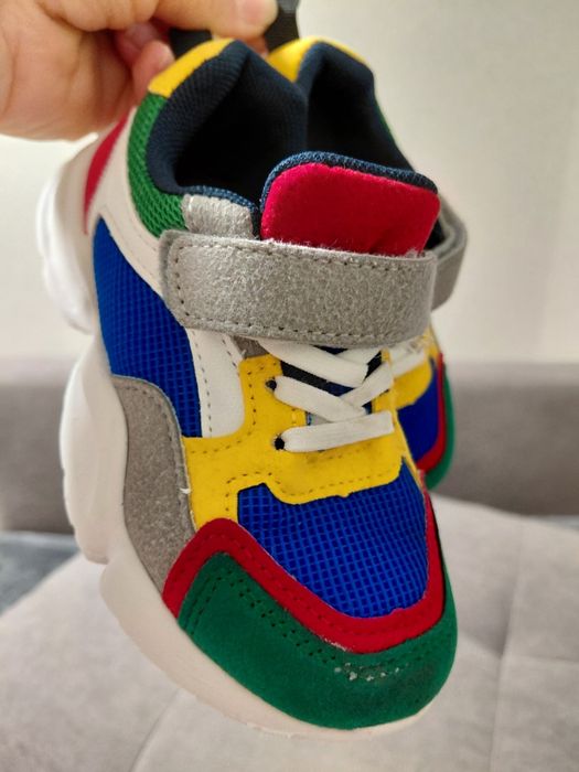 Дитячі кросівки універсальні