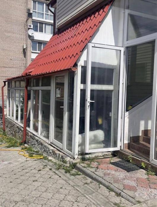 Продам 5-кімнатний будинок у центрі Дніпра з гаражем і ділянкою