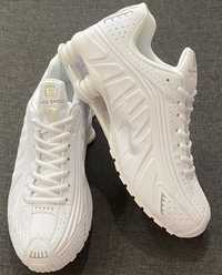 Новые  белые кроссовки Nike SHOX R4 и черные б/у