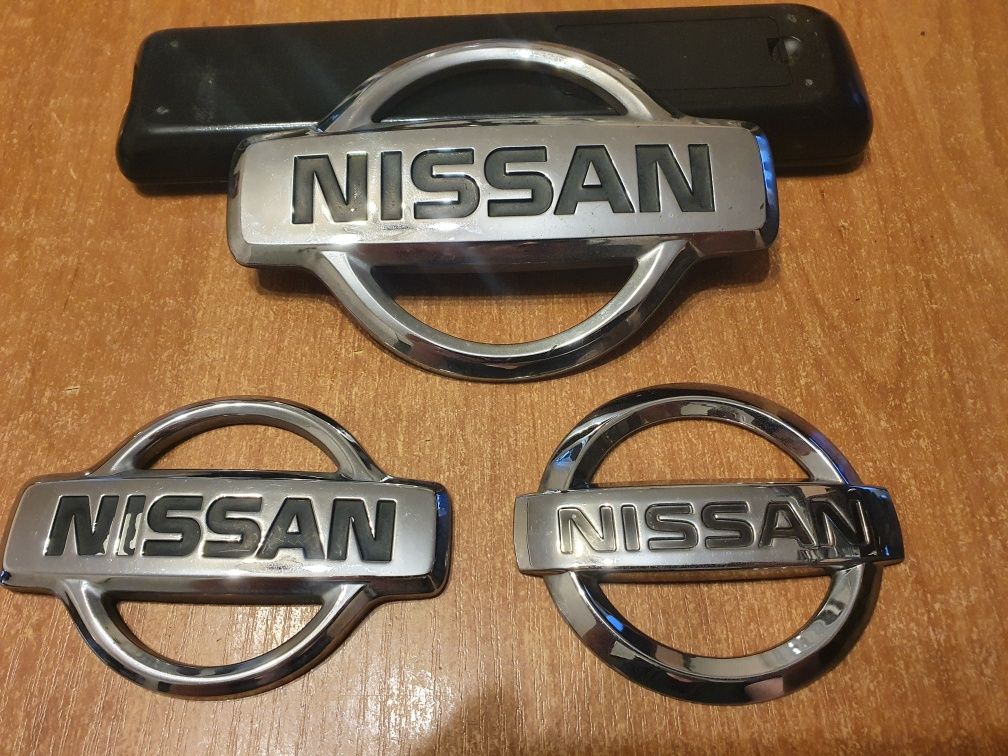 Nissan Primera emblemat logo znaczek