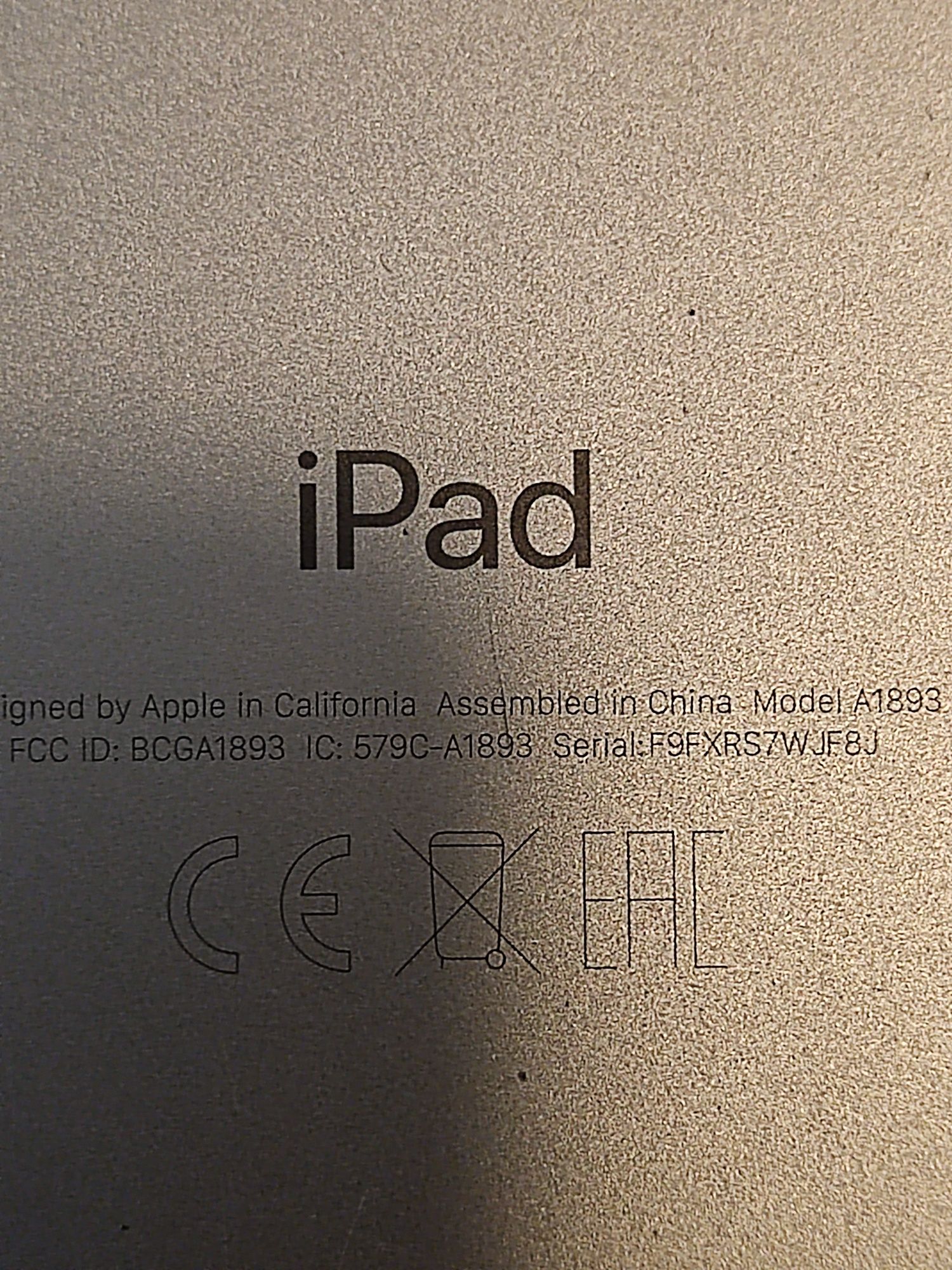 Tablet Apple iPad (6th Gen) 9,7" 2 GB / 32 GB A1893