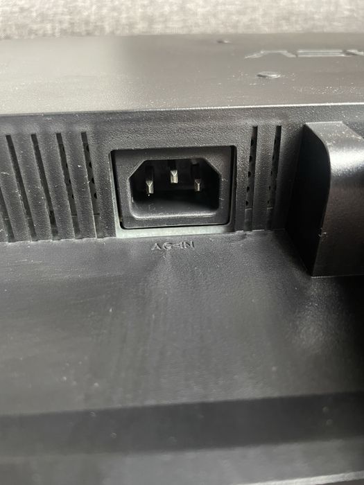 Monitor Asus.