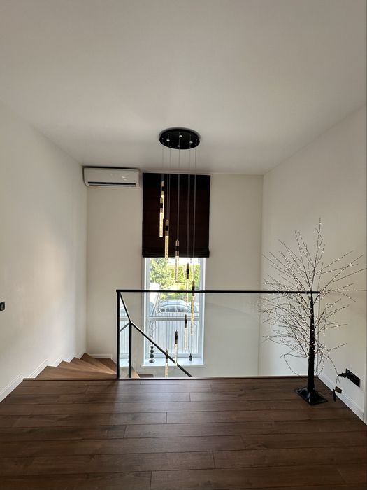 Повністю АВТОНОМНИЙ Дизайнерський будинок в закритому КМ біля Києва !