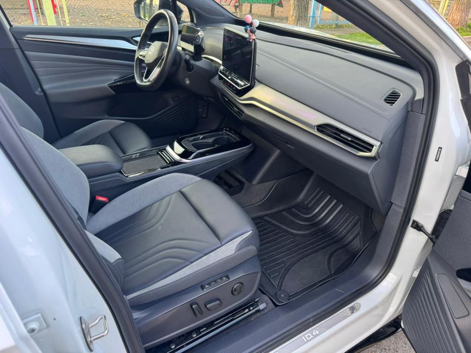Продам практически новый VW ID 4