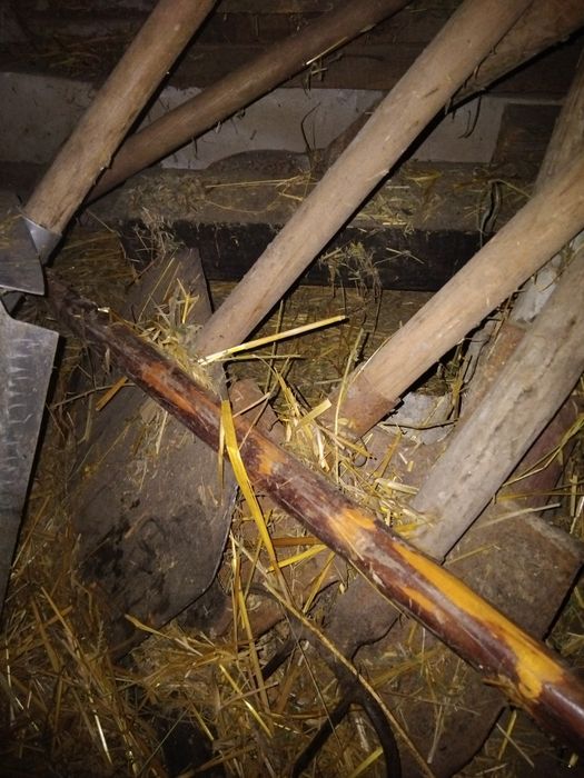 Продам лопати, різний інвентар