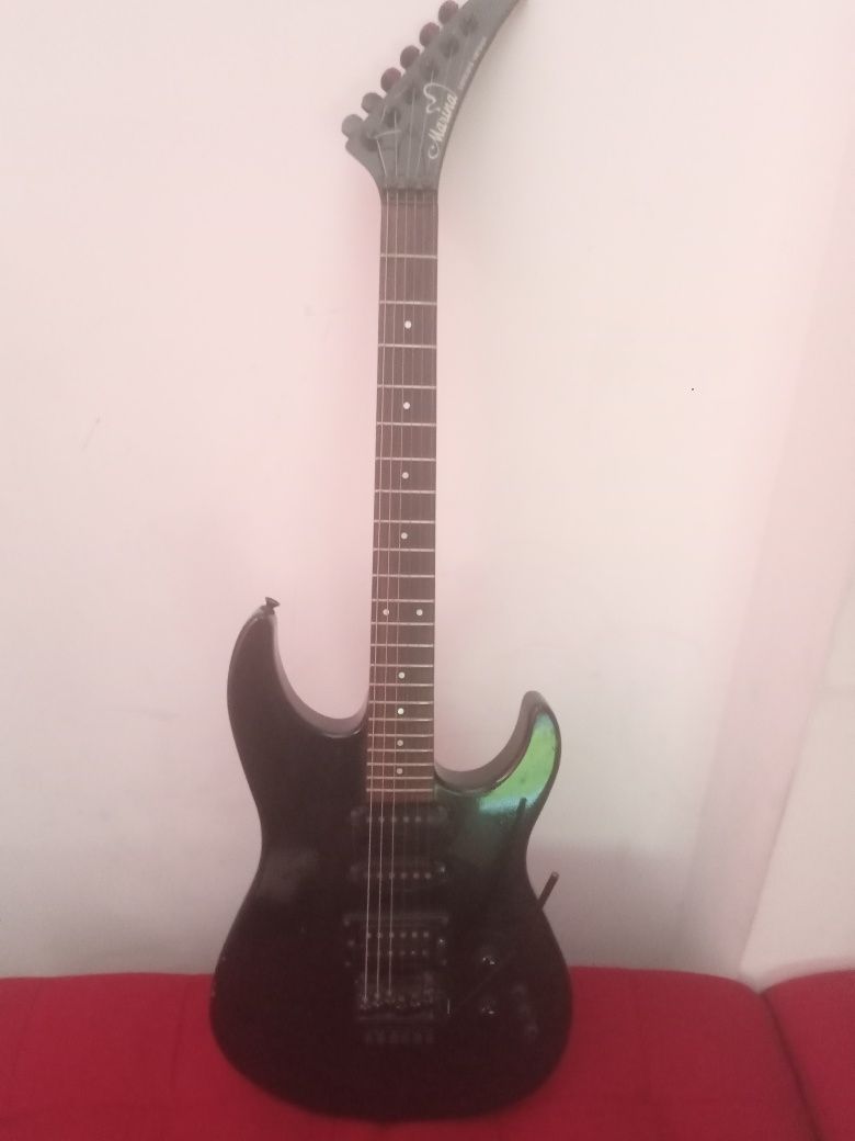 Guitarras Marina e EKO