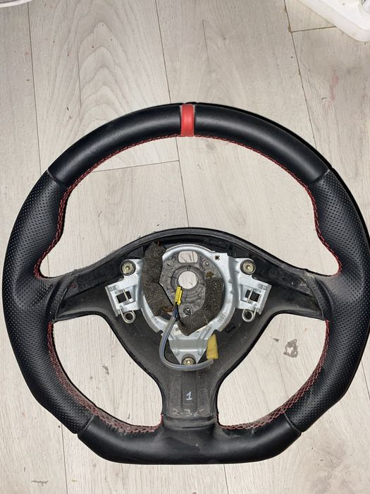 Kierownica samochodowa obszywana