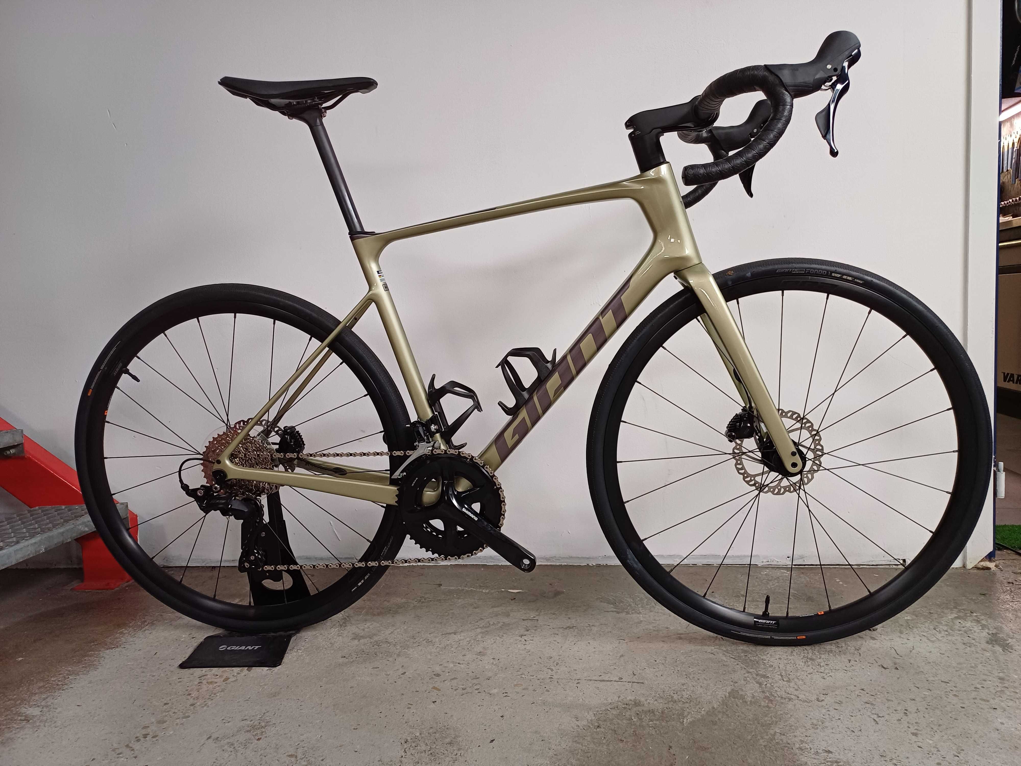 GIANT Defy Advanced 2 Złoty Rycerz Szos roz ML