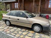 Opel Astra F 1.4 sedan, ( złota strzała ) zaledwie 58800 przebiegu