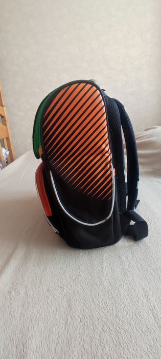 Продам  рюкзак для мальчика