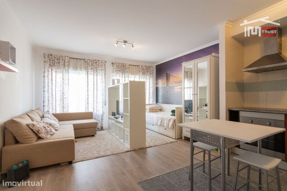 Apartamento T1 Fátima totalmente mobilado com elevador e parqueamento