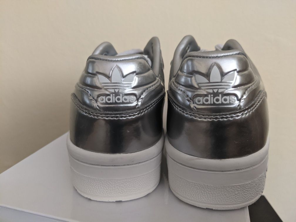 Buty adidas Rivarly Low silver metalic r. 38