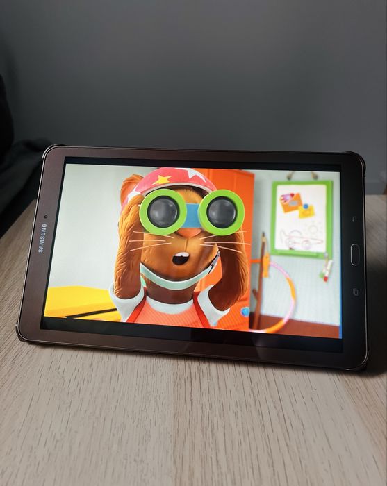 планшет Samsung Galaxy Tab E T561