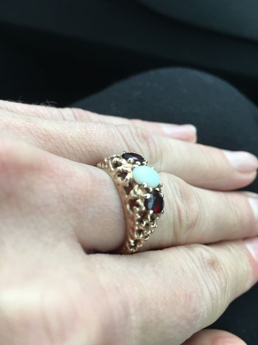 Złoty pierscionek antyk opal granaty