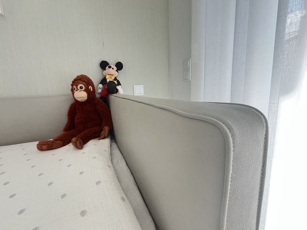 Cama Solteiro Dupla em Madeira com 2 Colchões Incluídos - bom estado