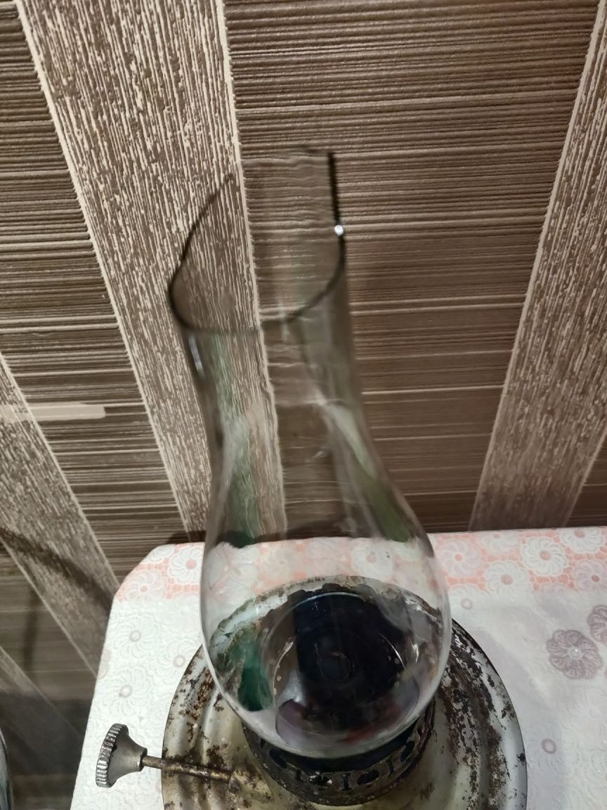 Продаю лампу керосиновую.
