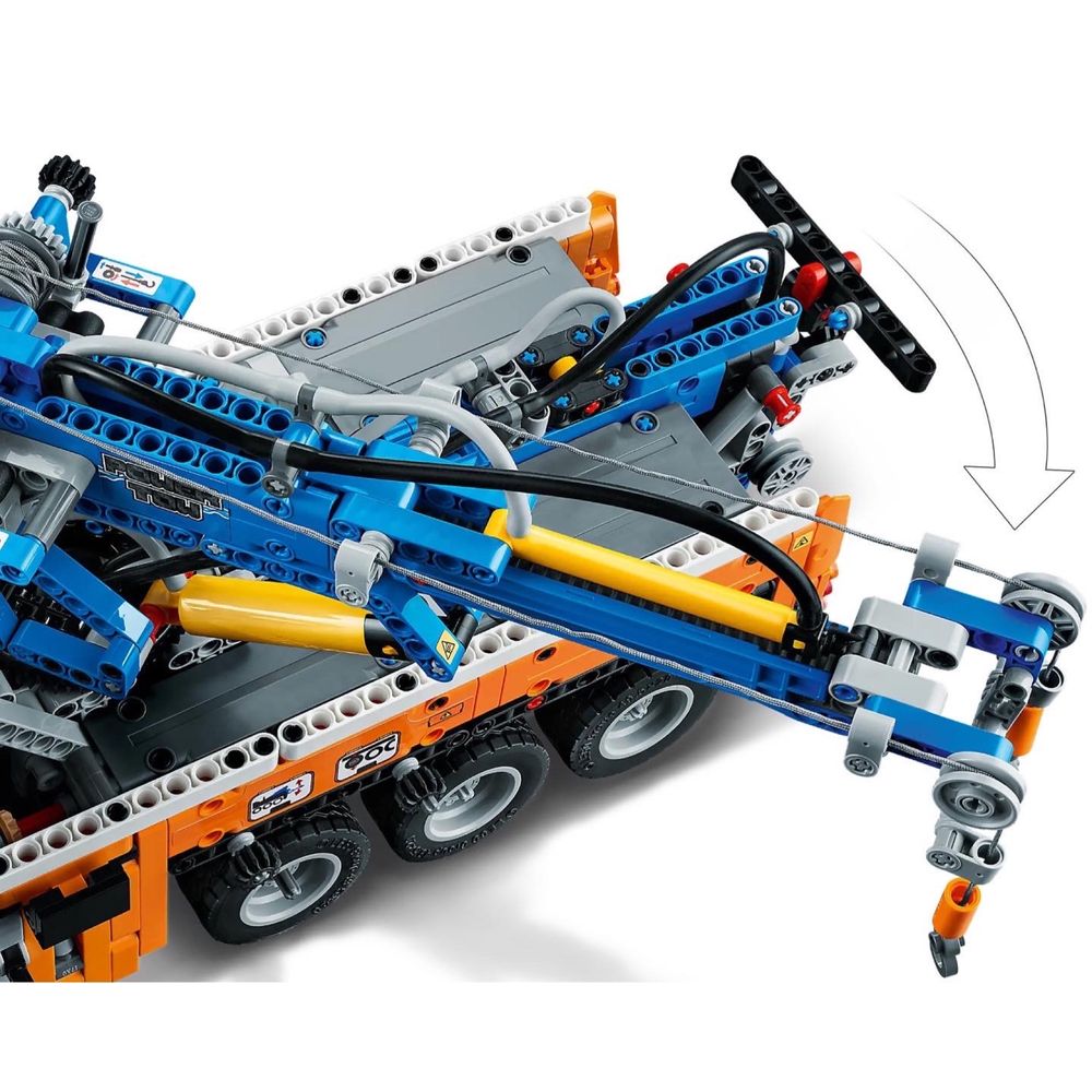 Лего LEGO Technic Вантажний евакуатор 42128