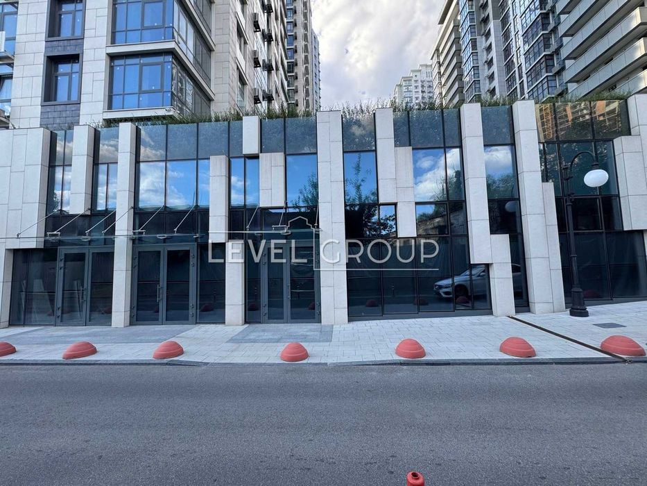 Продаж фасадного комерційного приміщення ЖК Новопечерські Липки.