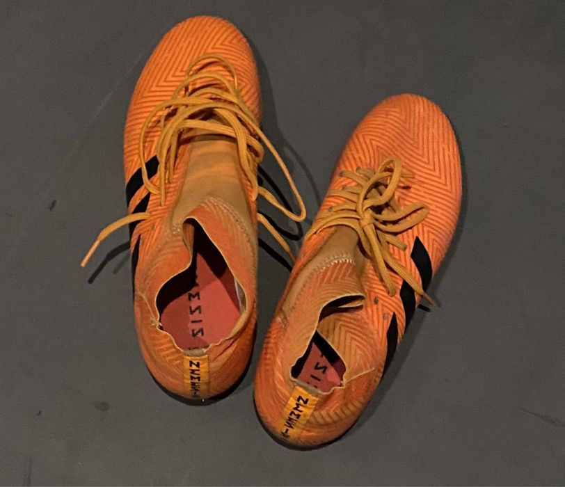Chuteiras adidas nemesis usadas em bom estado tamanho 38,5