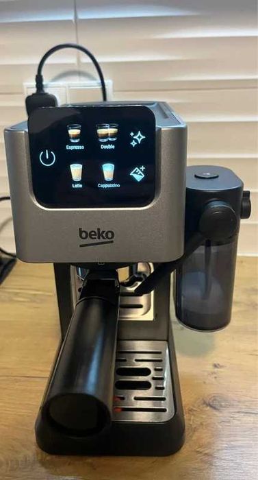 ciśnieniowy ekspres kolbowy Beko Caffeexperto CEP5304X 1628 W czarny