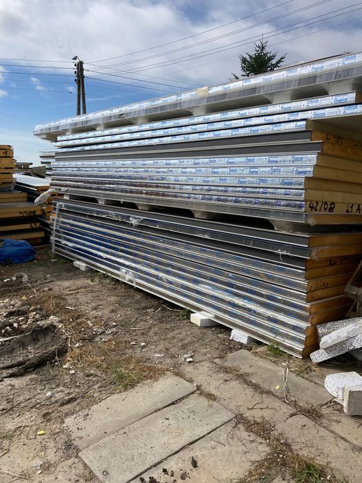 Płyty warstwowe ścienne lub dachowe