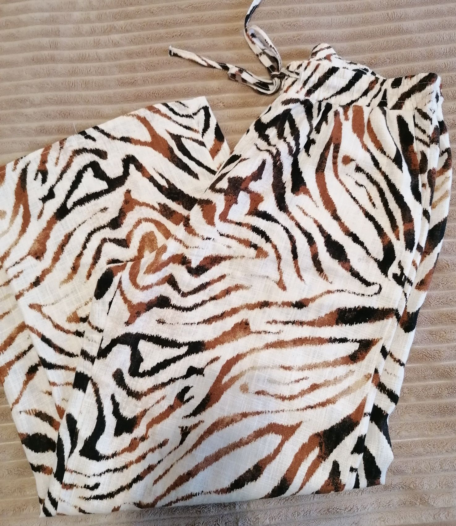 Calça de linho estampada