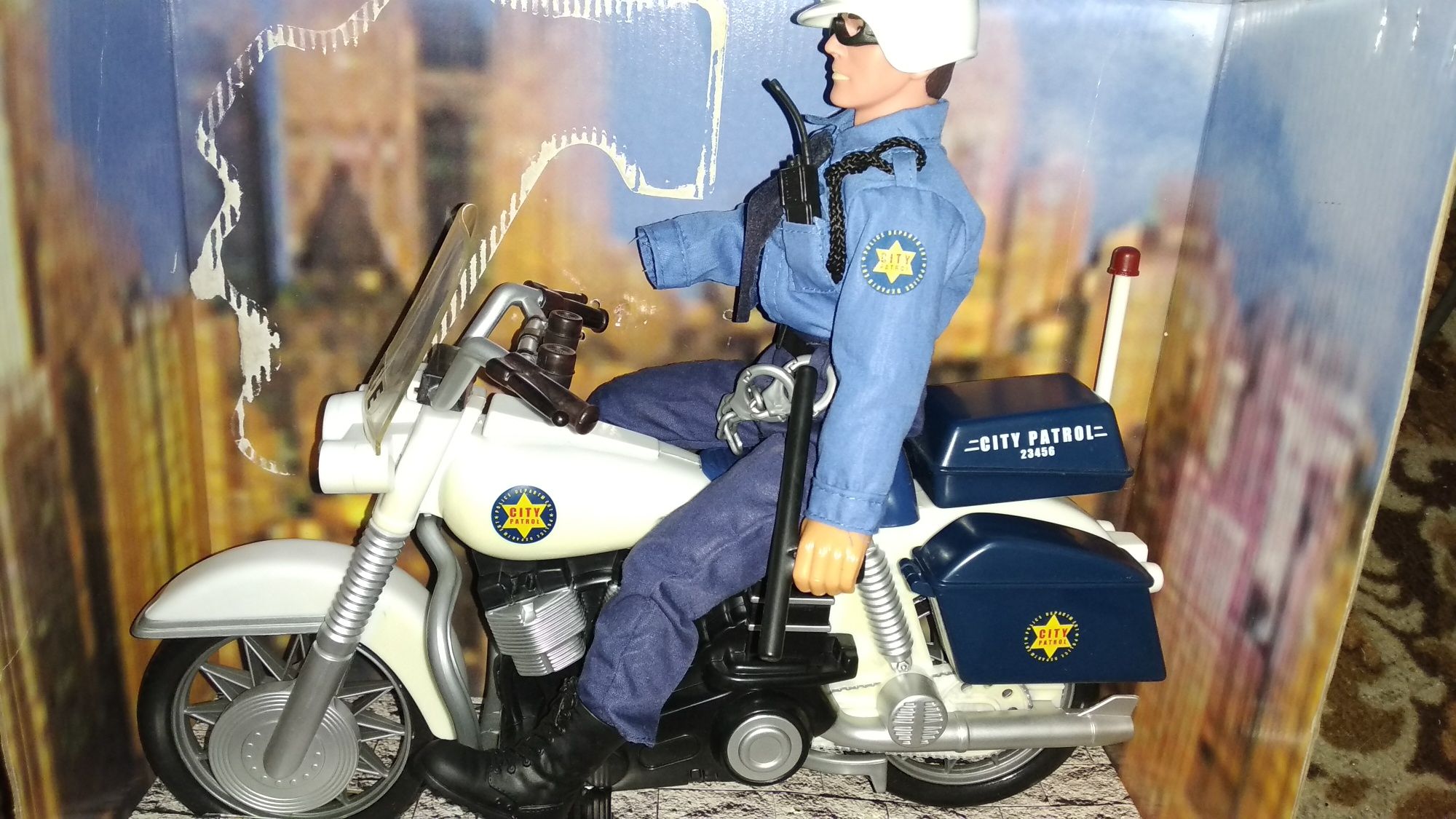 Кукла-полицейский. Дорожный патруль. Мотоцикл