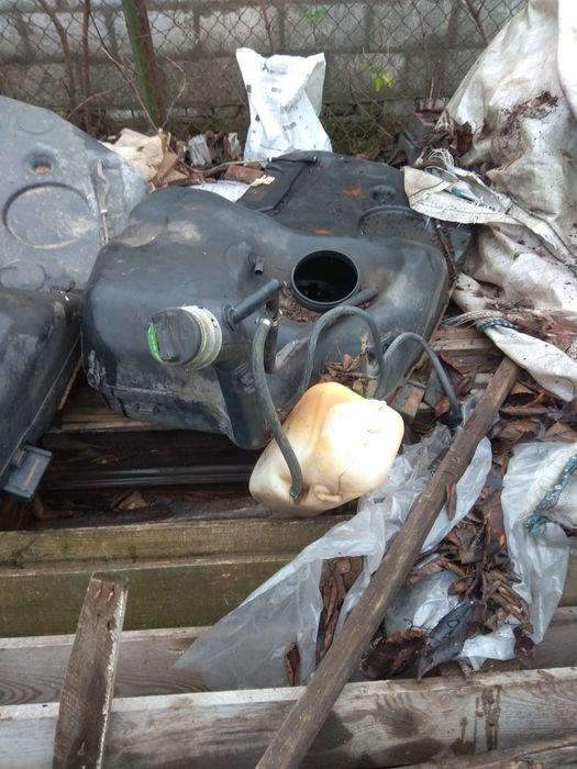 Бензобак БМВ Е34..продам .договорная