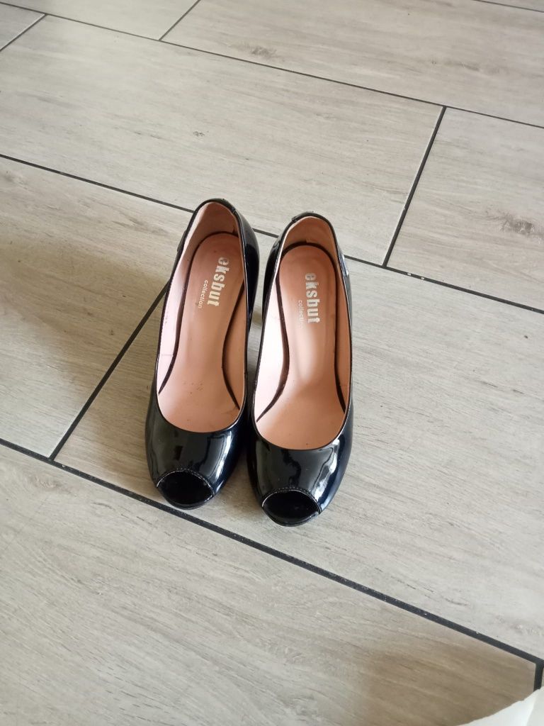 Eleganckie czarne buty na obcasie, rozmiar 36