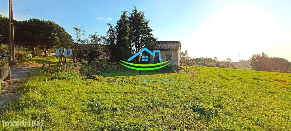 Casinha para recuperar com eira e terreno