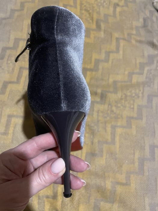 Ботильони черевички  на каблуці