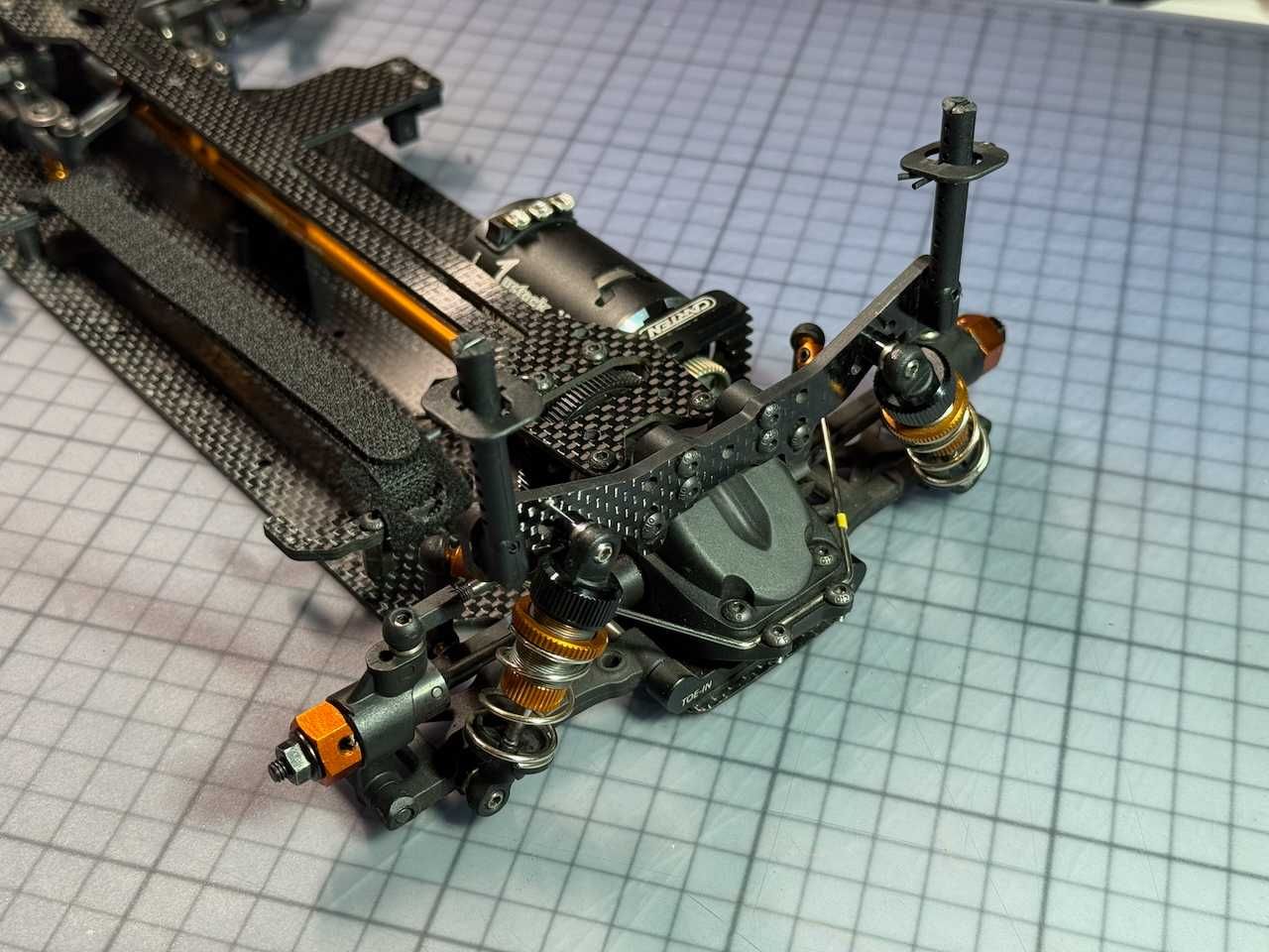 Chassi Carten T410R + Motor Brushless Hobbywing XeRun Justock 10.5T