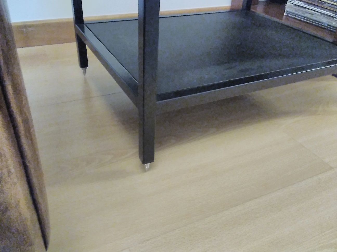 Suporte/mesa para HIFI c/ spikes e pastilhas novos