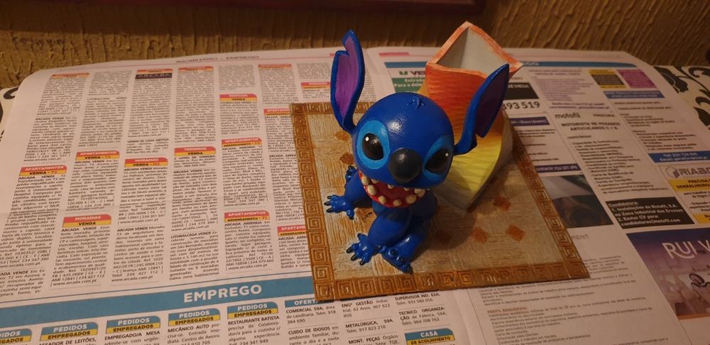 Figura Disney : Stitch com vaso para flores - pintado à mão (novo)