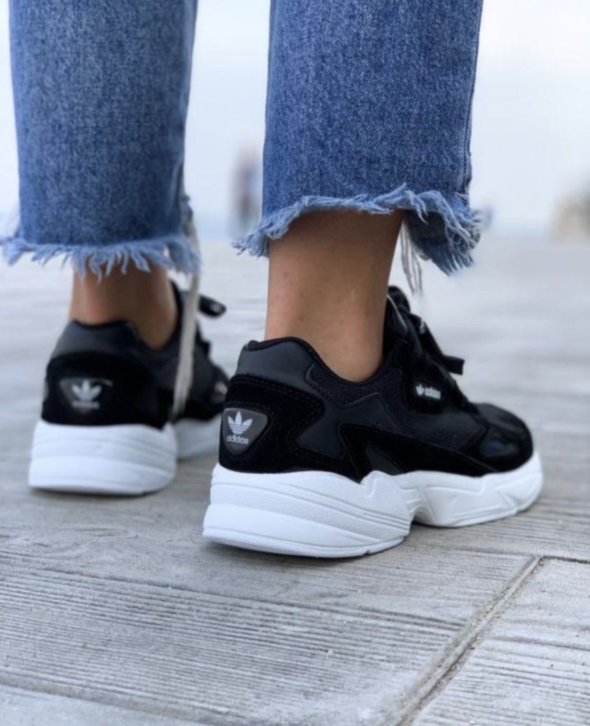 Хіт! Жіночі кросівки adidas falcon женские кроссовки