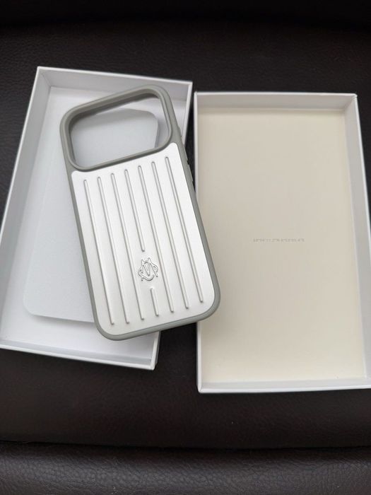 Чехол Rimowa iphone 17 pro