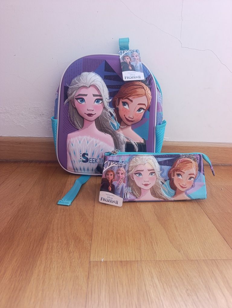 Mochila da Frozen com estojo