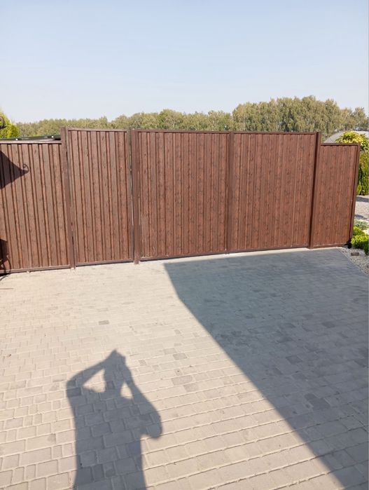 Установка Забора з Профнастила .