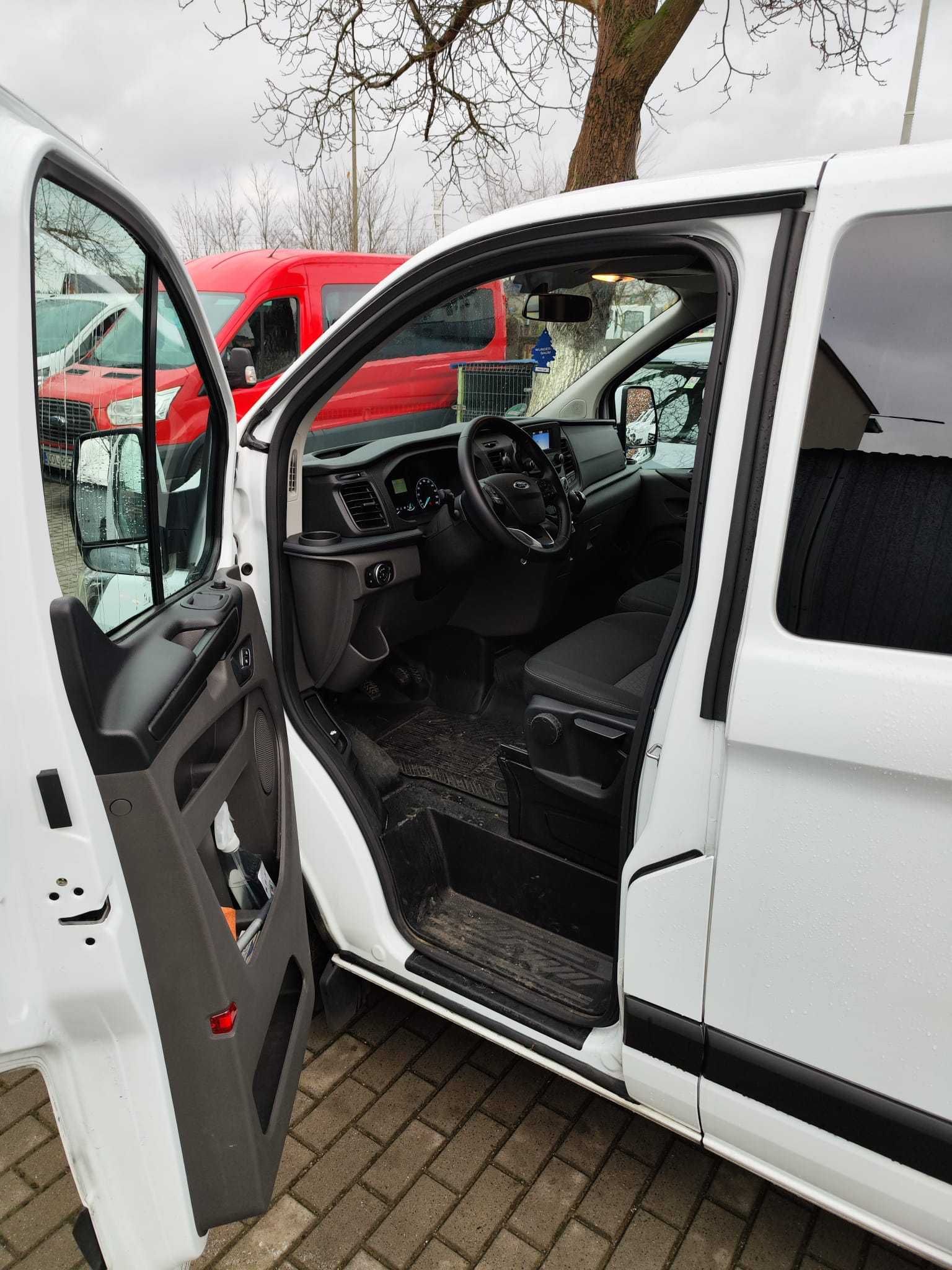 Wypożyczalnia, wynajem busa 9 osobowego - Ford Transit Custom