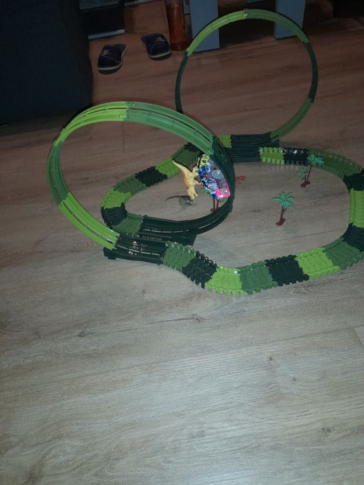 Tor wyścigowy z dodatkami